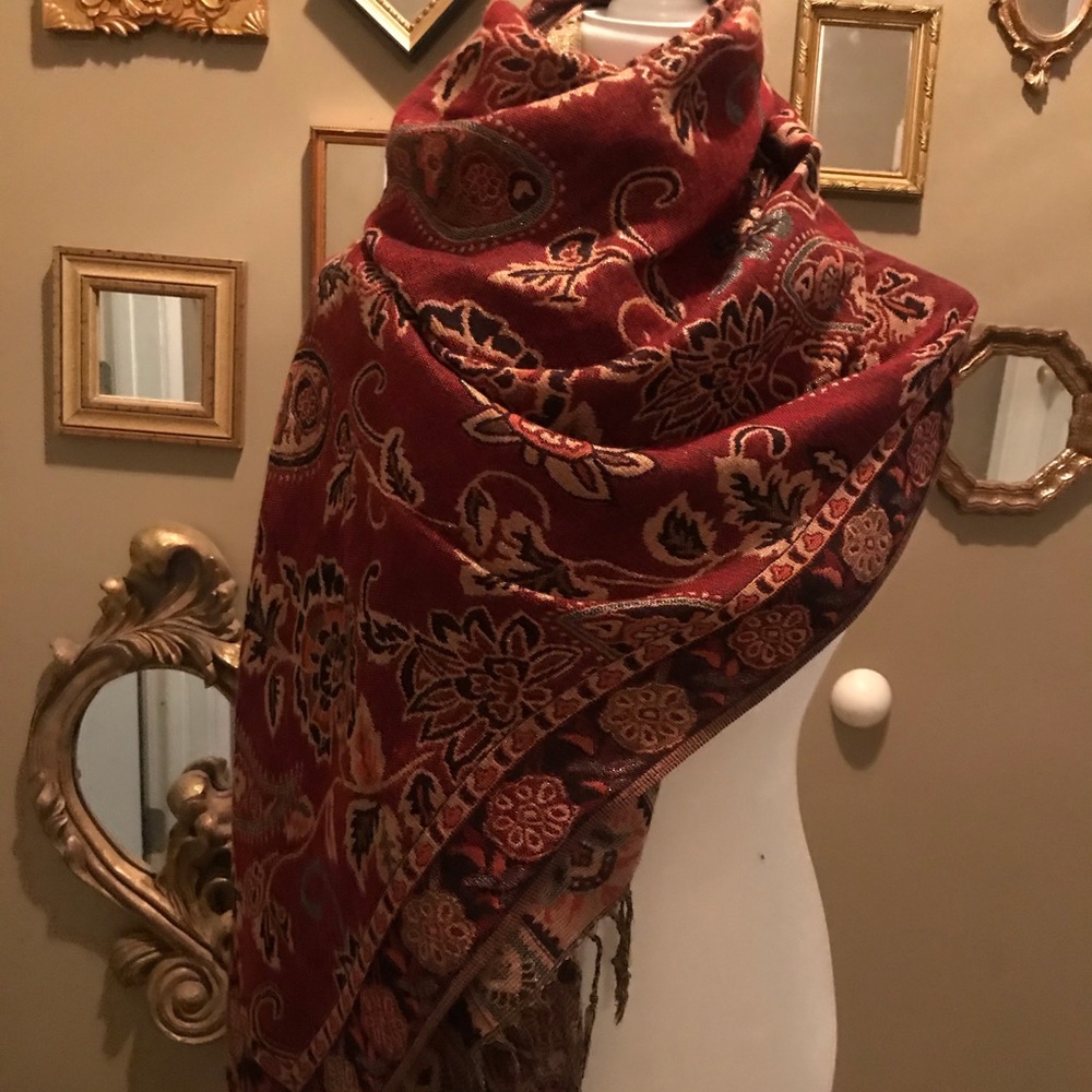 Beautiful wrap - Picture 1 of 3